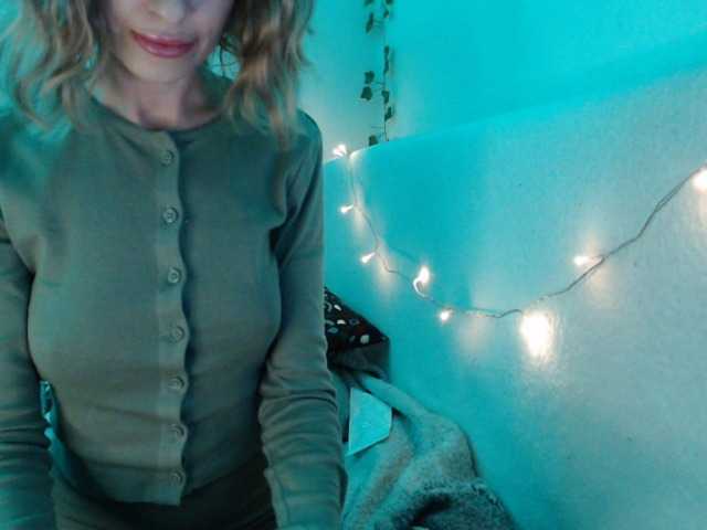 תמונות Alisa-Nora hi im Alisa * favorite vib 25 50 88 181* when i feeel good -you will see me naked and squirt* want me 69*show face 77* snap 888*