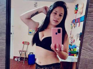 צ'אט וידאו ארוטי AlisonRoxx