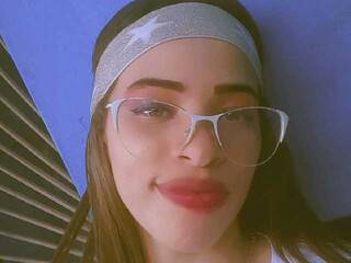 צ'אט וידאו ארוטי AlisonSaenz