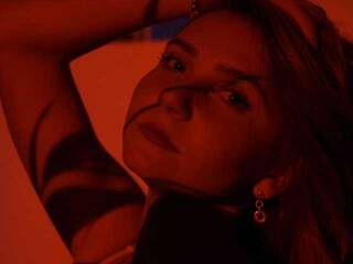 צ'אט וידאו ארוטי AlissaBerryy