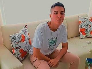 צ'אט וידאו ארוטי AlissonBrooke