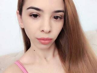 צ'אט וידאו ארוטי AllissaFields