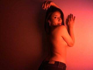 צ'אט וידאו ארוטי AllyBurdett