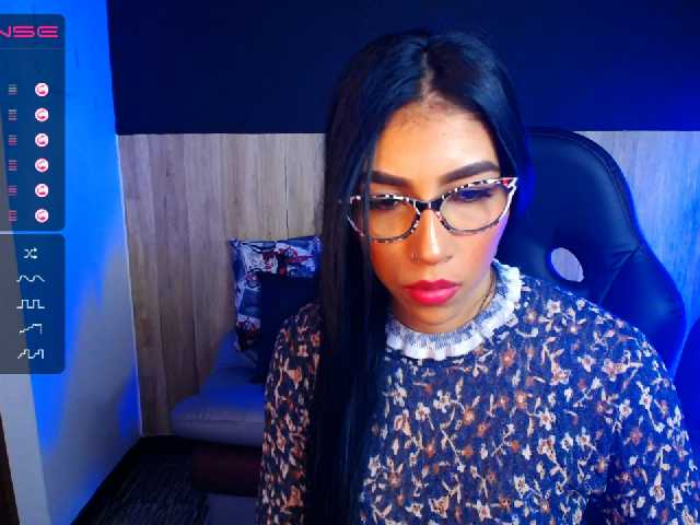 תמונות Alonndra Back in my office a lot of paperwork, and a lot of wet fantasies ♥ ♥ - @GOAL: CUM show ♥ every 2 goals reached: SQUIRT SHOW 204 #office #secretary #bigboobs #18 #latina #anal #young #lovense #lush #ohmibod