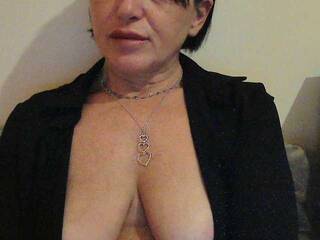 צ'אט וידאו ארוטי Althea000