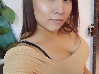 צ'אט וידאו ארוטי Alyn-zc