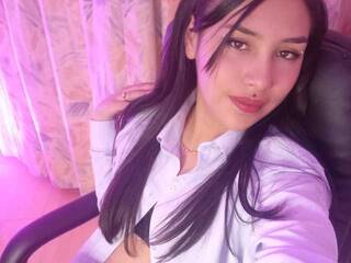 צ'אט וידאו ארוטי AmbarCherry