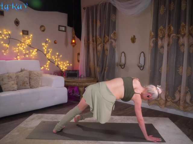 תמונות AmberLaRay I will respond to tips after my yoga pre-show ❤The Always Happy, Always Horny❤ #fit #bigclit #bigass #bigboobs #joi