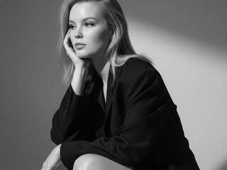 צ'אט וידאו ארוטי Amelia2004