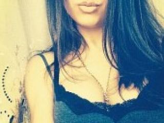 צ'אט וידאו ארוטי amelygirl