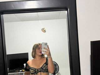 צ'אט וידאו ארוטי Anaistone