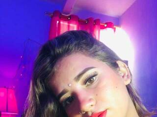 צ'אט וידאו ארוטי anaistone1