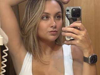 צ'אט וידאו ארוטי Andrea-urdream