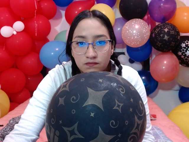 תמונות Andreacute Hello guys welcome to my room, let's play with my balloons, I'm a looner, I have a hairy pussy, #balloons #bush #hairy #control lush or domi