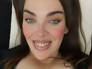 צ'אט וידאו ארוטי AngelaEvans