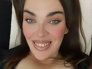 צ'אט וידאו ארוטי AngelaEvans