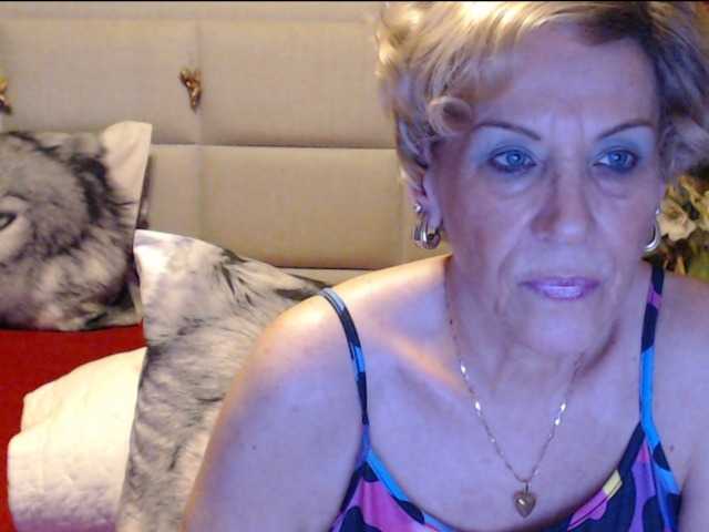 תמונות ANGELGRANNY welcom guys..pm..50 tk..pussy or ass..100..tits or feet..50..let s have fun