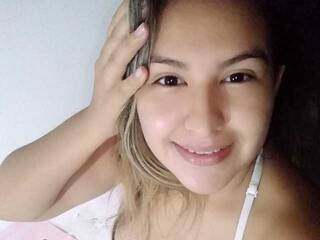 צ'אט וידאו ארוטי AngelicaRed