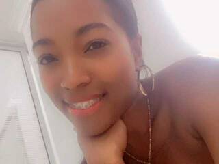 צ'אט וידאו ארוטי Angelinnasexy