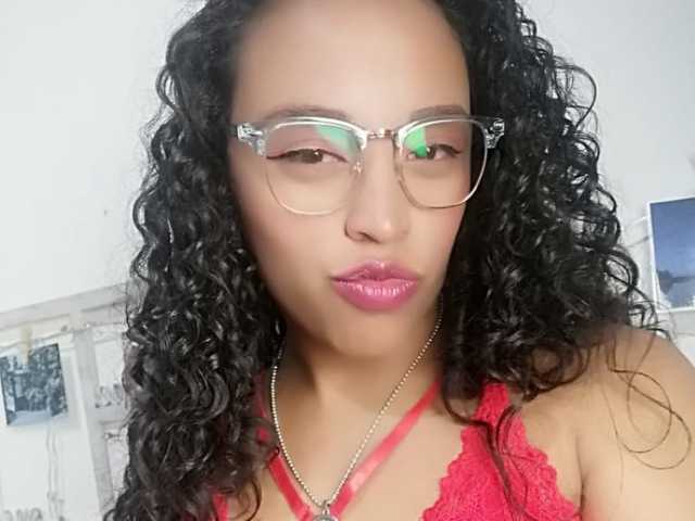 תמונה של הפרופיל Angeluxxx