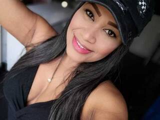 צ'אט וידאו ארוטי angie-valery