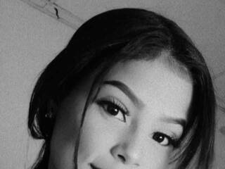 צ'אט וידאו ארוטי AntonelaMulle