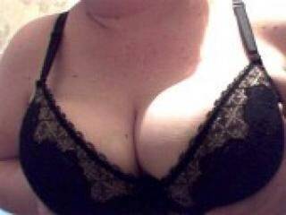 צ'אט וידאו ארוטי aprilya