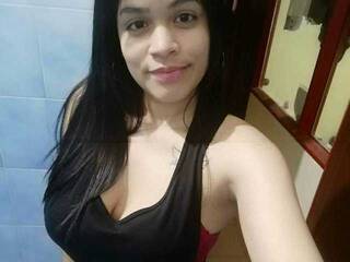 צ'אט וידאו ארוטי Arantzaa