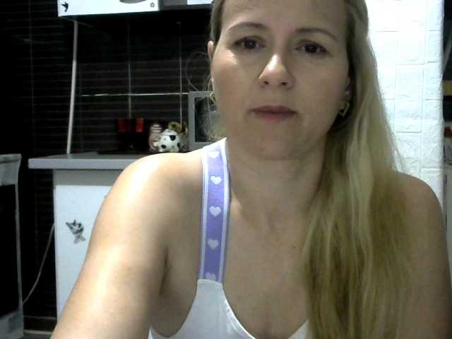 תמונות arianna_92 Hello guys...Welcome to my room!!!​​ lovense is on! @remain naked rub pussy !!!