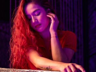 צ'אט וידאו ארוטי AriBaker