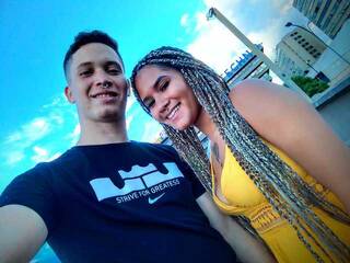 צ'אט וידאו ארוטי ArthurandAlix