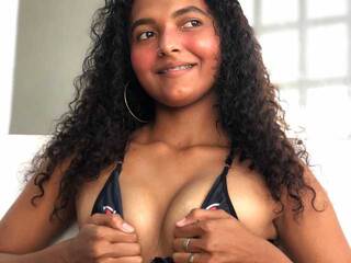 צ'אט וידאו ארוטי Ary-12