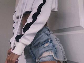 צ'אט וידאו ארוטי ASHLEY-RED