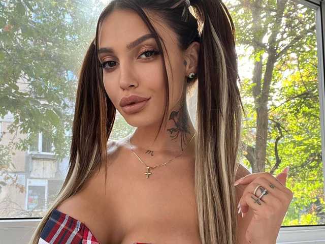 תמונה של הפרופיל AshleyLux