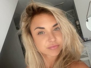 צ'אט וידאו ארוטי AshleyPerfect