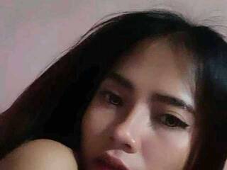 צ'אט וידאו ארוטי asianachixs