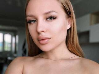 צ'אט וידאו ארוטי Astii