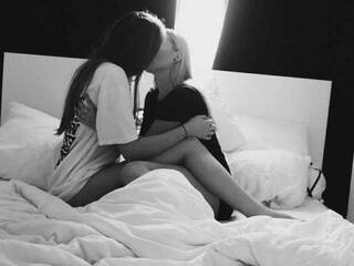 צ'אט וידאו ארוטי awesomegirlsx