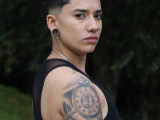 צ'אט וידאו ארוטי axelrouse777