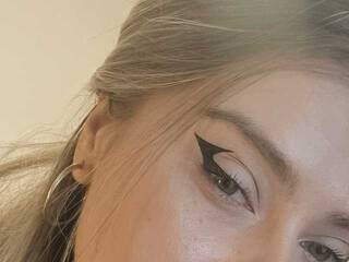 צ'אט וידאו ארוטי Babbylunna