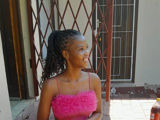 צ'אט וידאו ארוטי BadGirlMonaa