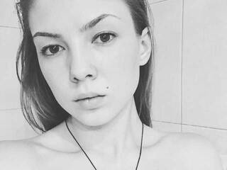 צ'אט וידאו ארוטי BadLi