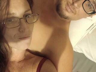 צ'אט וידאו ארוטי Badteacher95