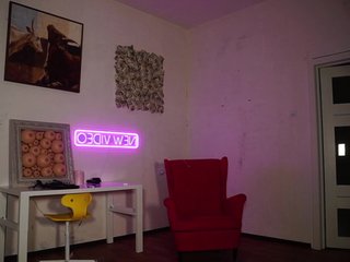 צ'אט וידאו ארוטי barbiedollhouse
