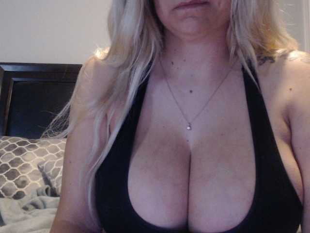 תמונות brianna_babe tip for pussy vibrations, @remain countdown for boobs..202tkns to start private