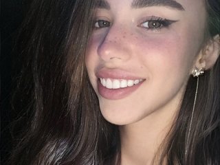 צ'אט וידאו ארוטי Bast3t