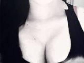 צ'אט וידאו ארוטי bblusciouss