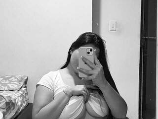 צ'אט וידאו ארוטי BECKAWHITE