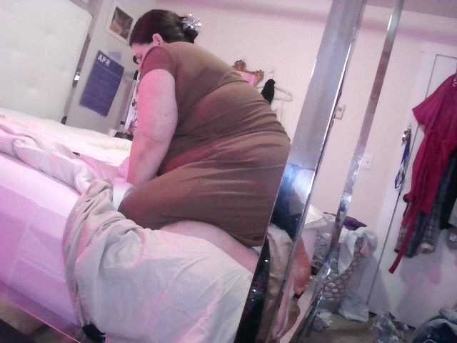 צילומי מסך משודרים HungryHeifer