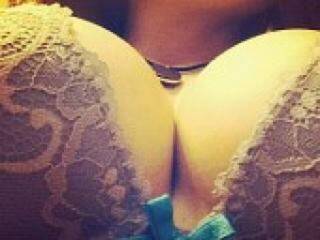 צ'אט וידאו ארוטי bella333